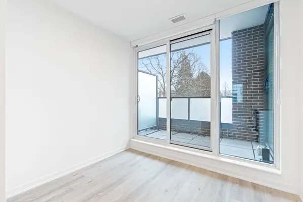 Toronto W08, ON M9C 0E3,49 Broadfield DR W #229