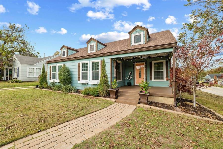 5000 Calmont Avenue, Fort Worth, TX 76107