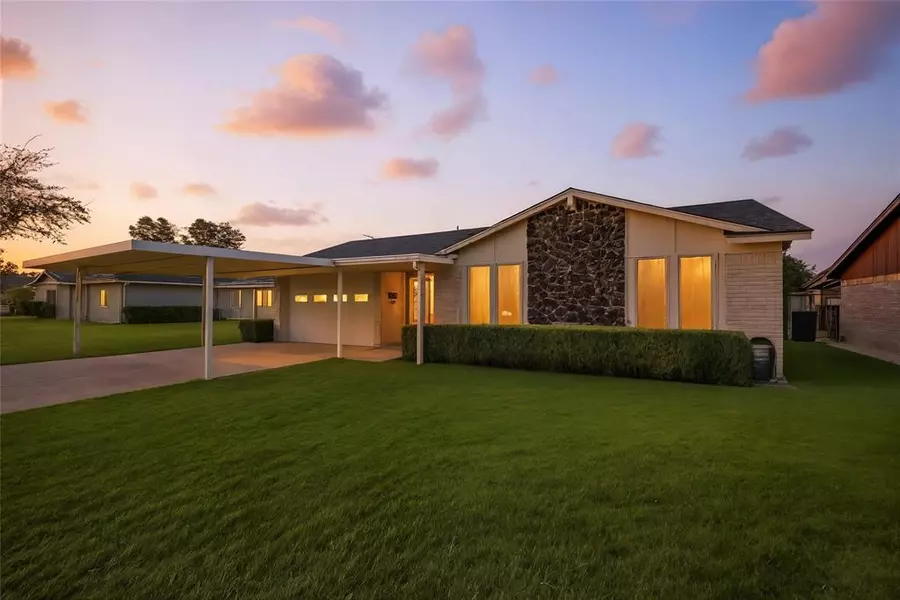 1801 Homestead Place, Garland, TX 75044