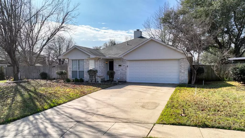 1100 Miles Avenue, Burleson, TX 76028