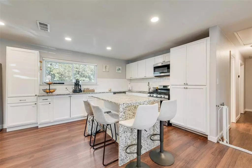 Hurst, TX 76053,756 Briarwood Lane