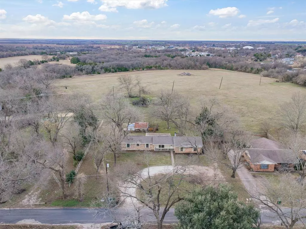 Italy, TX 76651,514 Dallas Street