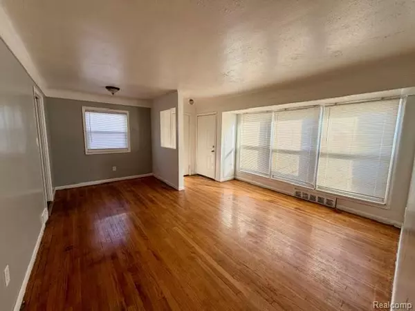 Detroit, MI 48228,9371 Hartwell ST