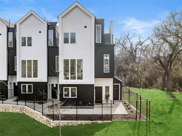 Dallas, TX 75235,4811 Denton Drive #106