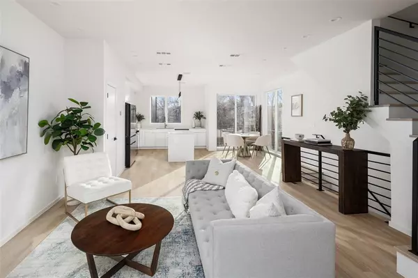 Dallas, TX 75235,4811 Denton Drive #106