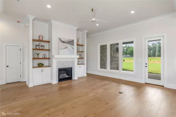 Benton, LA 71006,916 AAron Lane