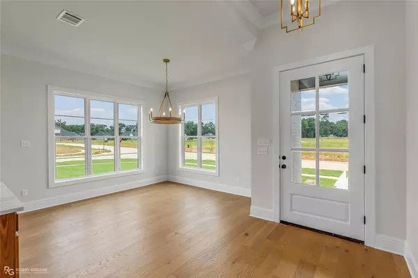 Benton, LA 71006,916 AAron Lane