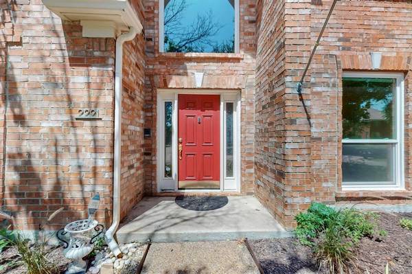 2221 Everglade Court, Carrollton, TX 75006