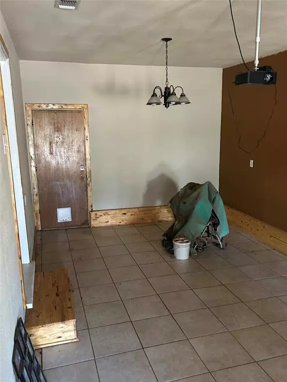 Archer City, TX 76351,505 S Sycamore Street