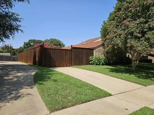 Bedford, TX 76021,3827 Ashbury Lane