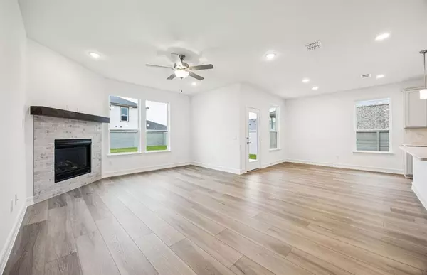 Justin, TX 76247,8616 Red Oak Drive