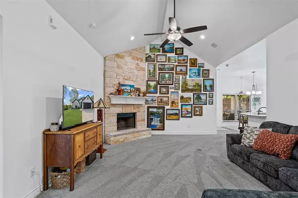 Granbury, TX 76048,323 Heritage Trail