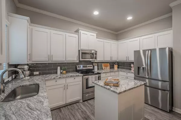 Burleson, TX 76028,1201 Summerset Lane