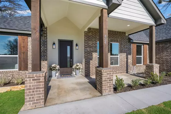 Point, TX 75472,424 Private Road 5440 Drive