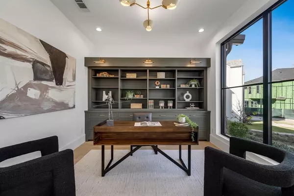 Dallas, TX 75214,7004 Irongate Lane