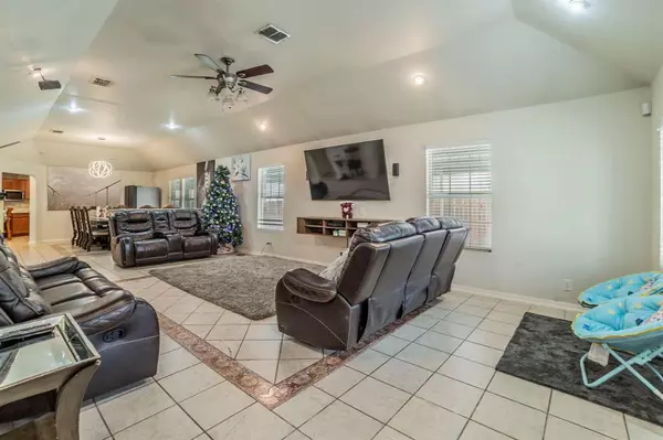 Dallas, TX 75212,3934 Harlingen Street