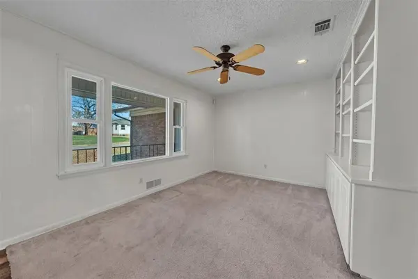 Hurst, TX 76053,312 E Ellen Avenue