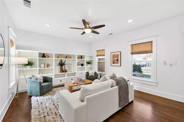 Dallas, TX 75208,631 N Winnetka Avenue