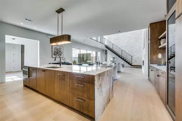 Dallas, TX 75220,3761 Dunhaven Road