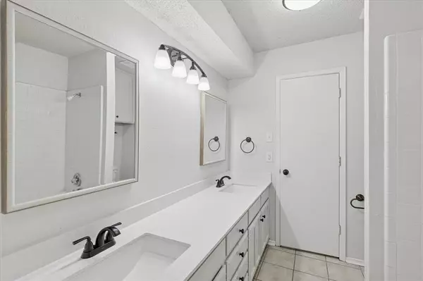 Arlington, TX 76013,2106 Valleywood Drive