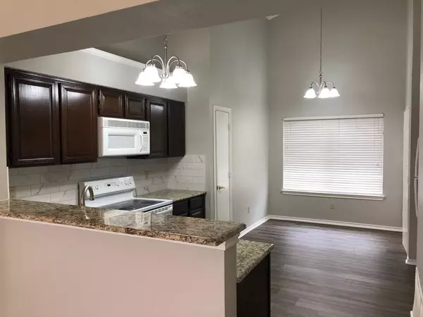 Grapevine, TX 76051,512 Dove Creek Place