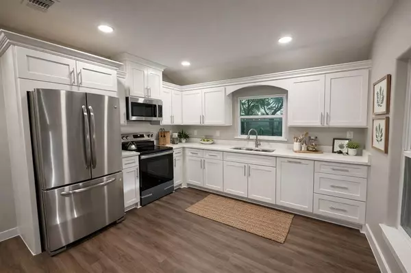 Rice, TX 75155,211 Crockett Street