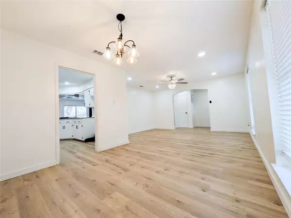 Fort Worth, TX 76133,5705 Waits Avenue