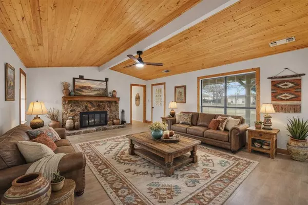 Italy, TX 76651,514 Dallas Street