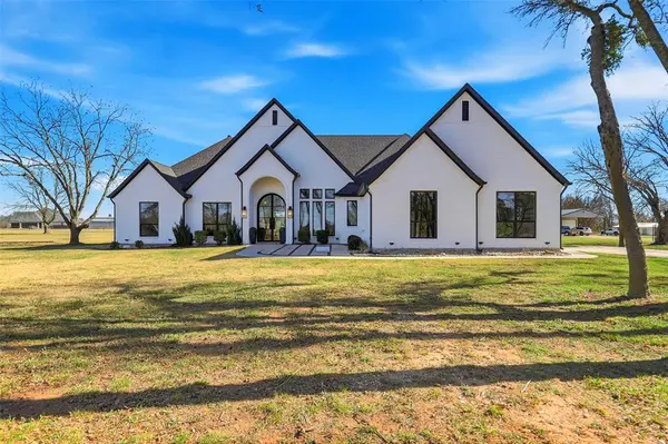 Grandview, TX 76050,8301 County Road 204