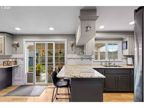 Sutherlin, OR 97479,738 E SECOND AVE