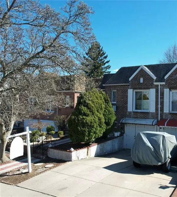 68-10 60th DR, Queens, NY 11378