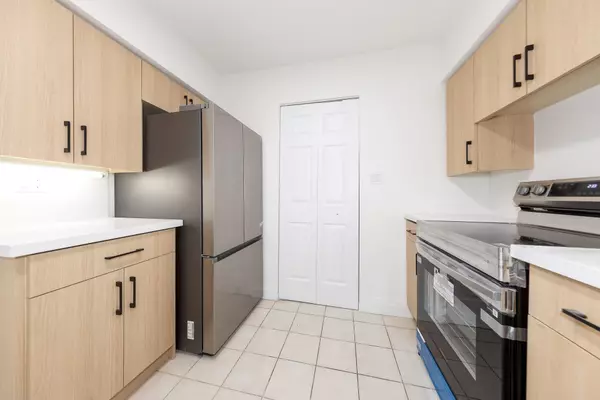 Toronto C14, ON M2N 6N3,30 Greenfield AVE #2010