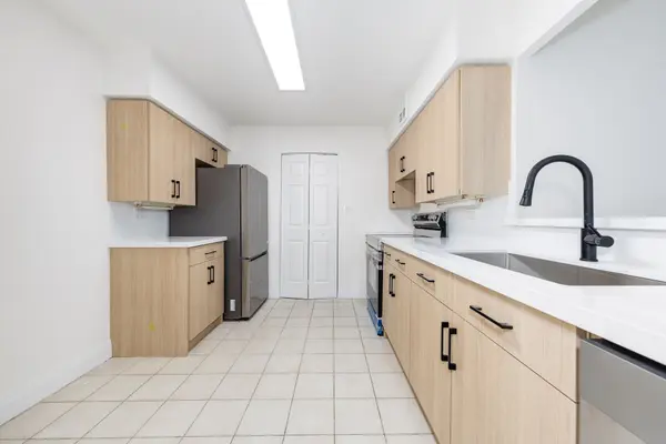 30 Greenfield AVE #2010, Toronto C14, ON M2N 6N3