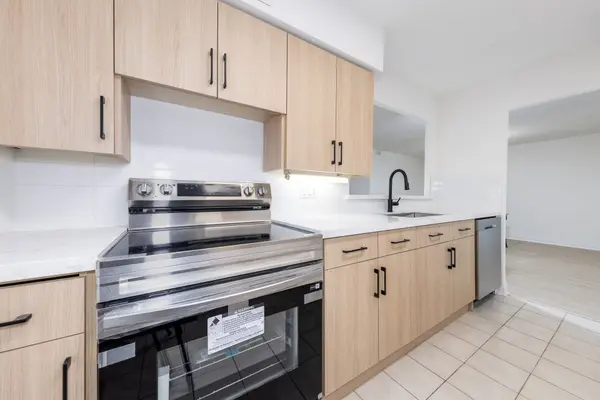 30 Greenfield AVE #2010, Toronto C14, ON M2N 6N3