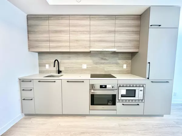 Toronto, ON M4L 0B7,1050 Eastern AVE #412