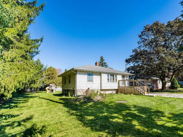 Whitby, ON L1M 1X2,148 Winchester RD E