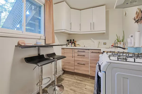 Toronto E02, ON M4L 3B4,193 Coxwell AVE