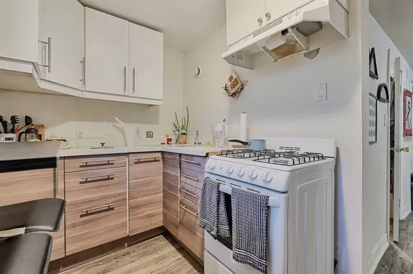 Toronto E02, ON M4L 3B4,193 Coxwell AVE