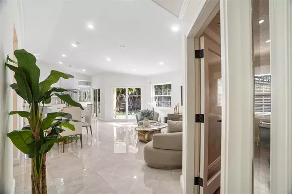 Weston, FL 33326,1427 Seagrape Cir