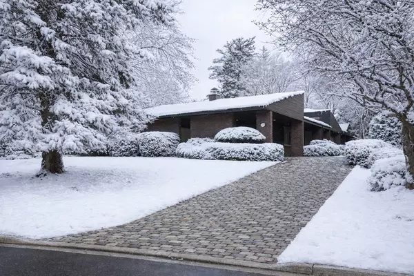 1168 Carey RD, Oakville, ON L6J 2E4