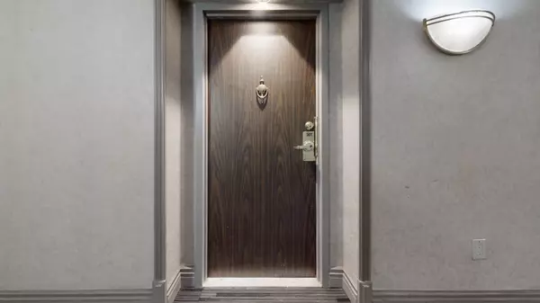 Toronto W10, ON M9V 5E5,2901 Kipling AVE #307