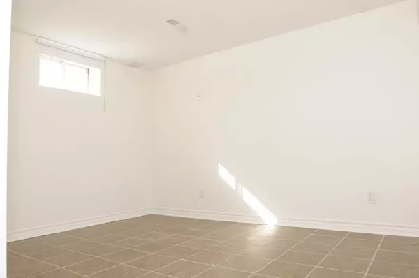 Toronto W08, ON M9C 4M7,22 Hollister RD #Lower Level