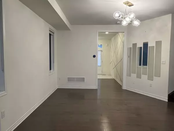 Milton, ON L9E 1R2,869 Magnolia TER