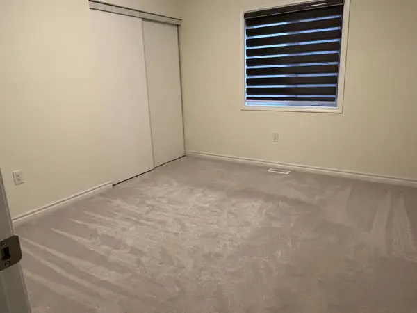 Milton, ON L9E 1R2,869 Magnolia TER