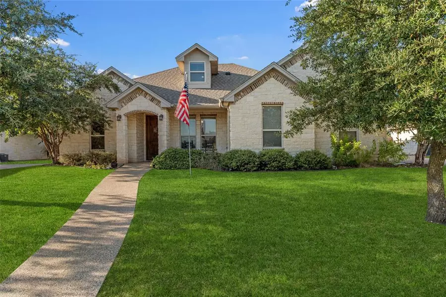105 Hollygrove Drive, Hewitt, TX 76643