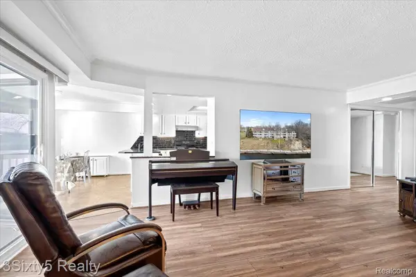 Ypsilanti, MI 48198,1731 Cliffs LNDG #202