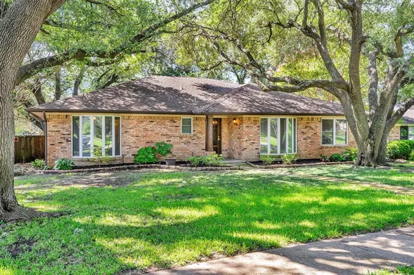 Dallas, TX 75238,9856 Shoreview Road