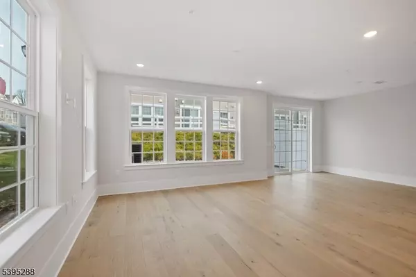 Warren Twp., NJ 07059,102 Iris Ct