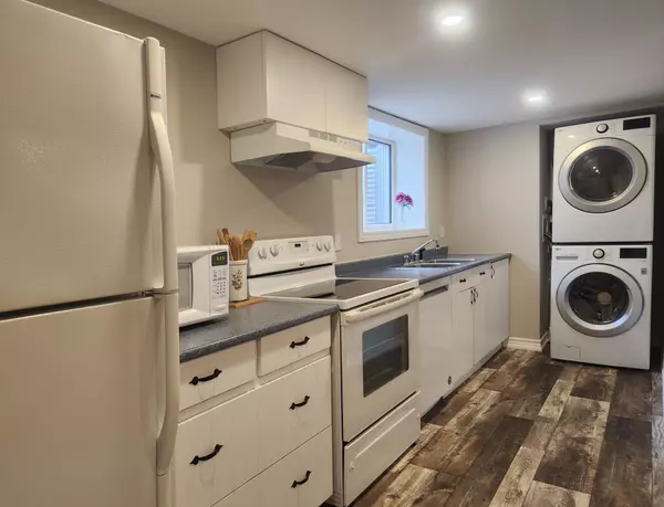 Oshawa, ON L1G 4M3,737 Law ST #Lower