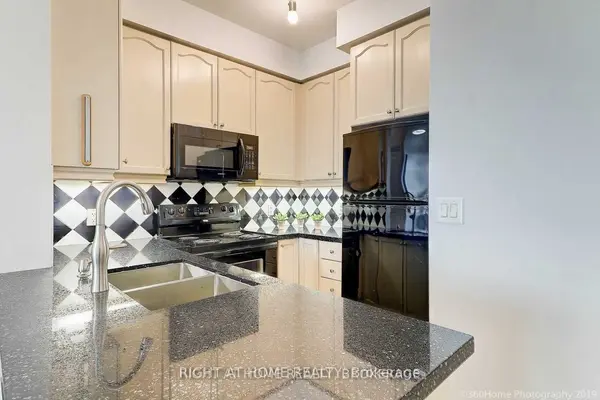 Mississauga, ON L4Z 0A3,90 Absolute AVE #1911